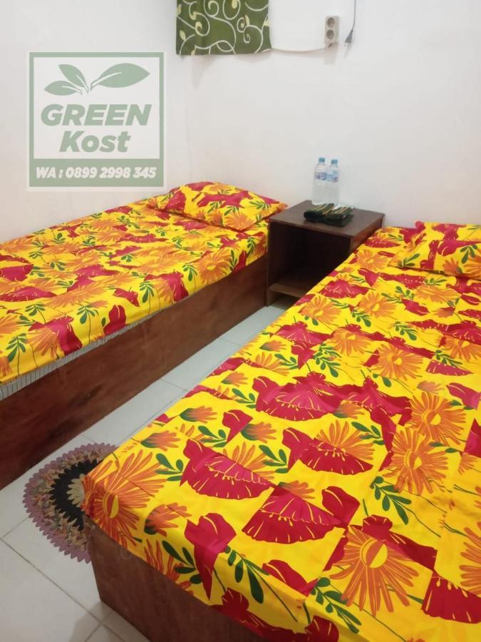 Greenkost Hostel Sintang Buitenkant foto