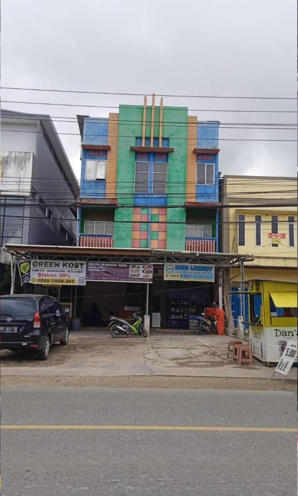 Greenkost Hostel Sintang Buitenkant foto