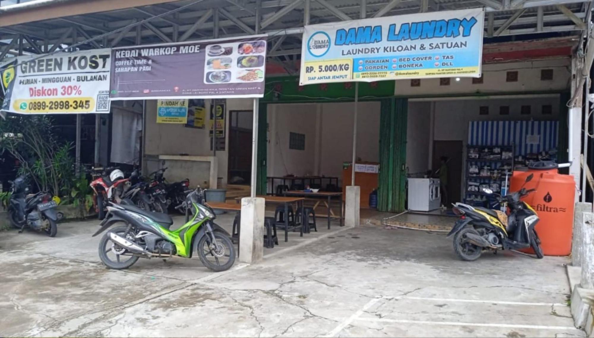 Greenkost Hostel Sintang Buitenkant foto