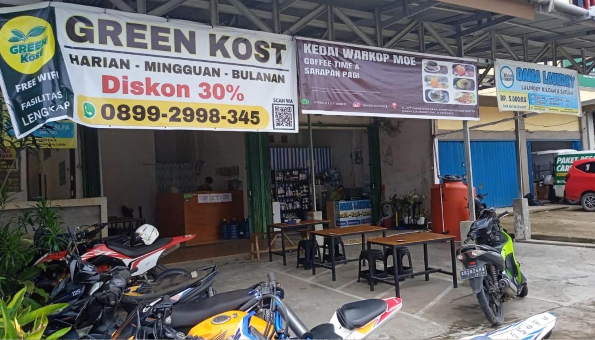 Greenkost Hostel Sintang Buitenkant foto